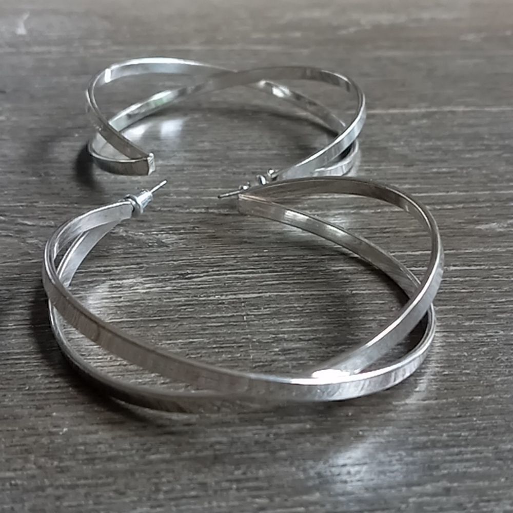 Earring bundle - Picture 2 of 3
